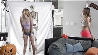 Halloween ini langkah kaki saya melompat tulang saya