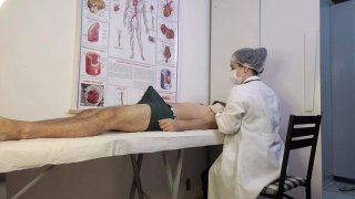 Naughty Nurse Jennyfer Pimenta memberikan ujian panas untuk pasien keras - Brasil HD