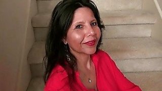 American milf april white menggoda vagina nilonnya