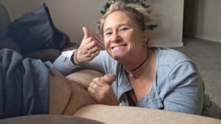 Hot milf heyitsjulia gobbles cum di mulut - fun blowjob amatir