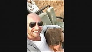 Cumshot kotor yang menghisap penis dan menelan air mani di depan umum di depan orang lain di safari creampie mahasiswi dewasa