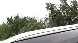 Sayang Busty Rusia keparat di mobil di pov publik