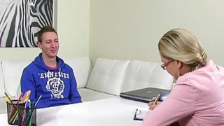 Dude amatir Ceko makan vagina untuk agen wanita
