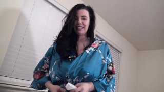 Ibu tiri payudara besar lilith yang cantik menggoda anak tiri di karantina tabu pov