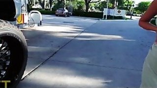 Cheat pirang berusia 20 tahun yang menarik pada pacarnya di lotkvbwhp parkir