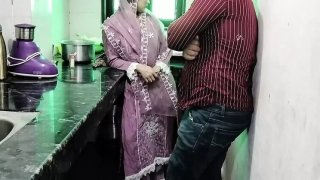 Kajolbabs Remaja Muslim India Panas Bercinta dengan Kacang dan Terpukul - Seks Desi Kasar
