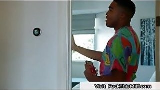 Jasmine jae meniduri teman putranya karena usil