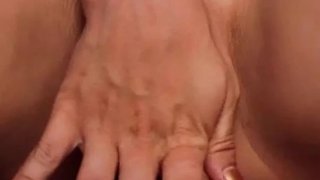 Katie Gold membuat bajingan ketatnya ditembus dalam aksi anal close-up